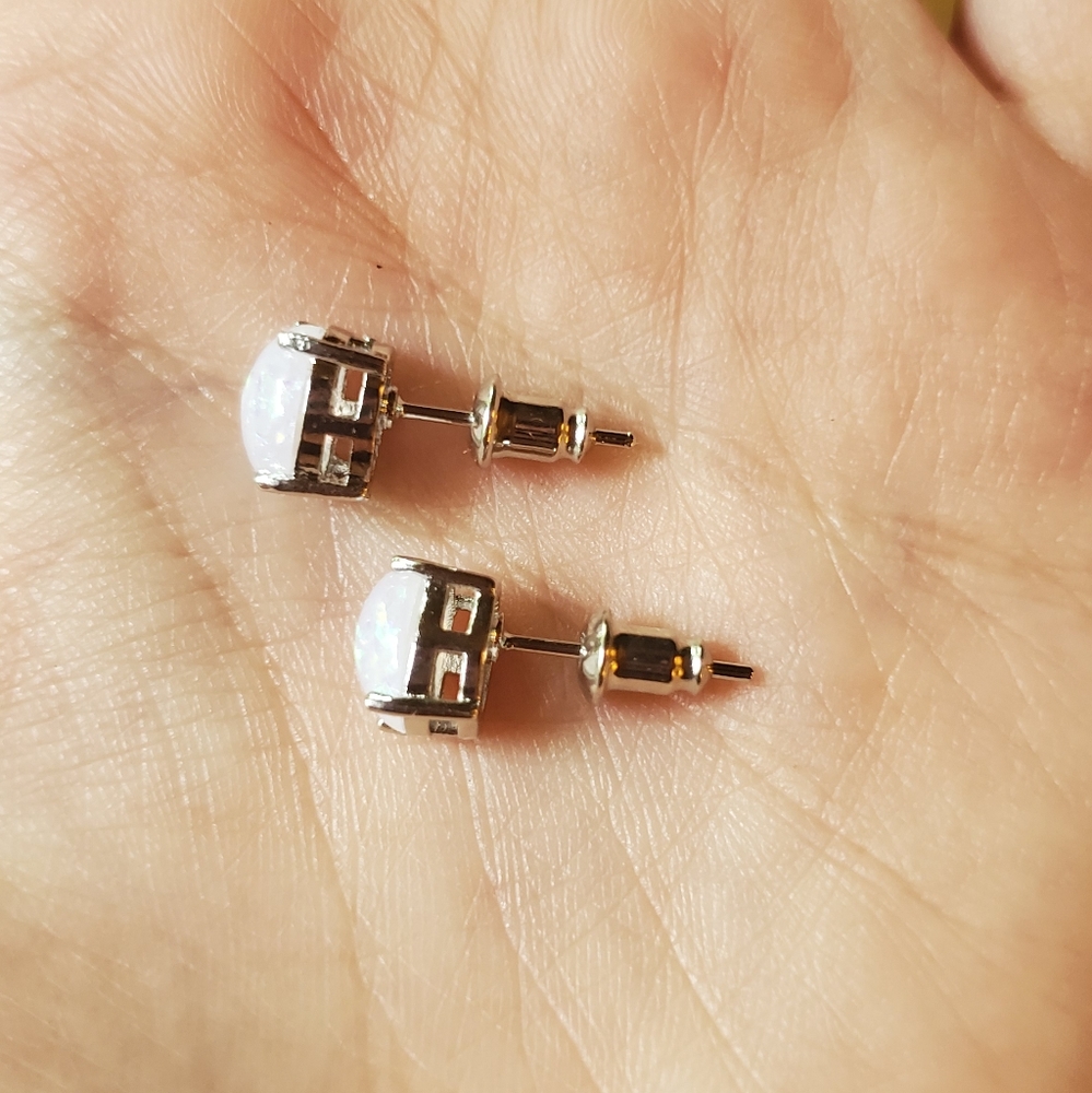 NWOT Stunning White Triplet Opal Oval Studs - Picture 13 of 14